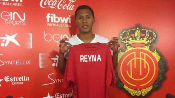 Bryan Reyna, en su presentaci&oacute;n con el Mallorca. RCD MALLORCA