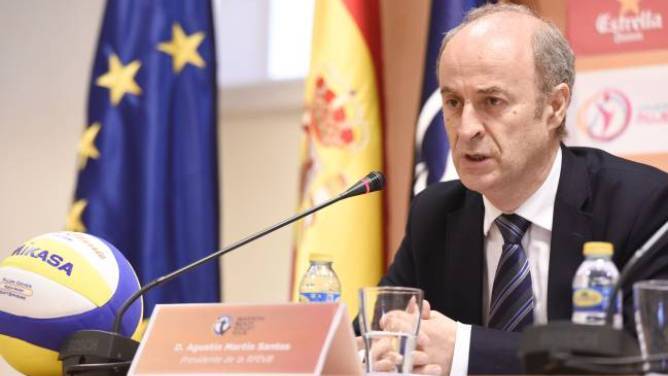 Agust&iacute;n Mart&iacute;n, el presidente cuestionado