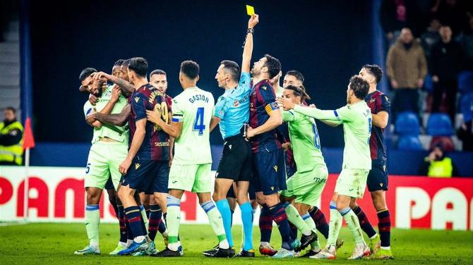 Foto Twitter: @CarlosAyats