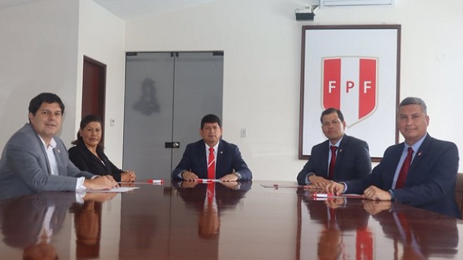 F: Twitter Cuenta Oficial Federaci&oacute;n Peruana de F&uacute;tbol @TuFPF