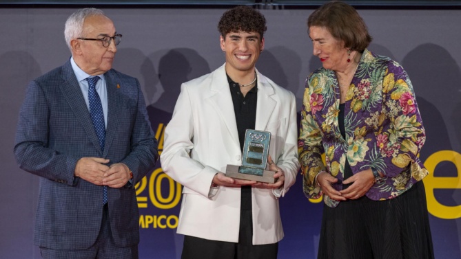 El español Dennis González, elegido Mejor Nadador de Artística de 2025 por European Aquatics