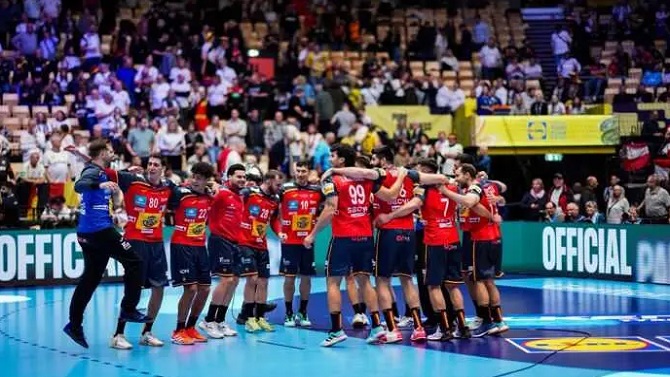 Los 'Hispanos' desdibujan a Francia y siguen soñando con el Mundial