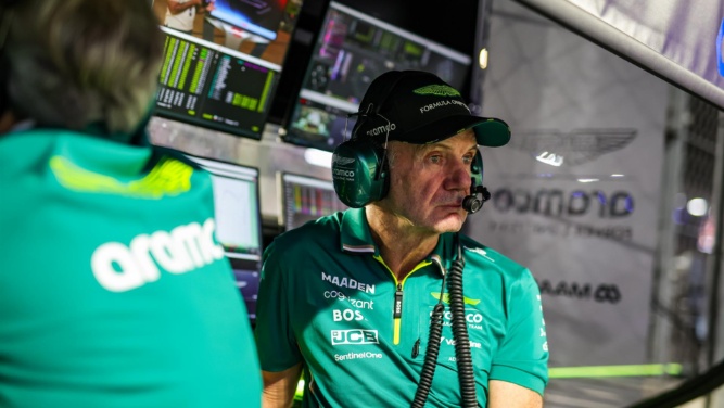 Aston Martin estrena el nuevo AMR26 de Fernando Alonso en el Circuit de Barcelona