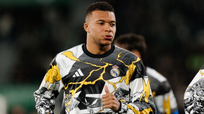 Mbappé viajará a Yeda con “posibilidades” de jugar la final frente al Barcelona