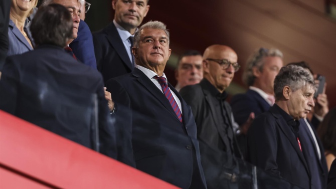 El abogado de la inversora presenta en el juzgado un contrato firmado por Laporta y Oliver