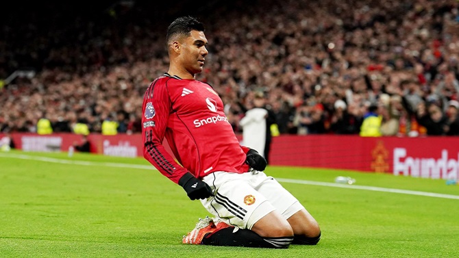 El brasileño Casemiro dejará el United tras esta temporada pero no desvela su futuro
