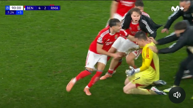 El Real Madrid pincha en la última jornada ante el Benfica y queda fuera del Top 8 de la Champions