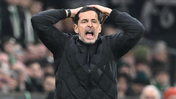 El Eintracht destituye a Dino Toppmöller tras 