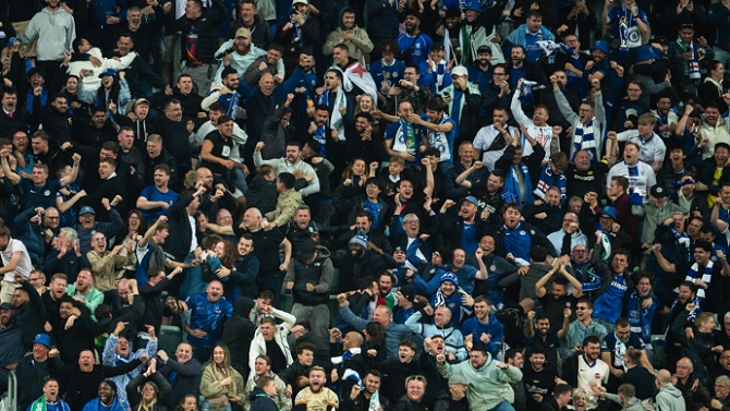 Dos aficionados del Chelsea son apuñalados en Nápoles en la previa de la Champions