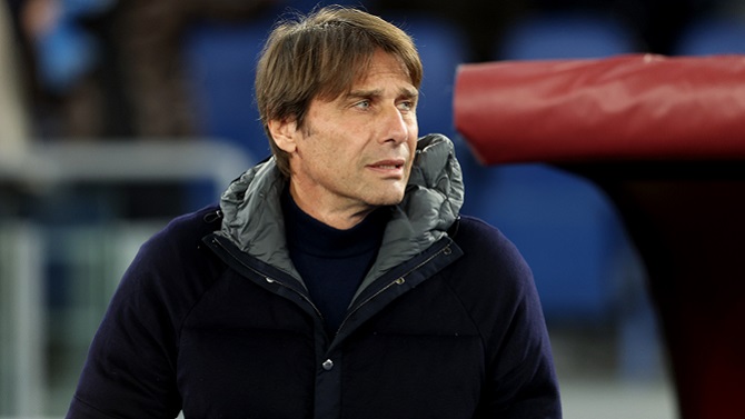 Antonio Conte, sancionado con dos partidos y 15.000 euros por insultar a los árbitros