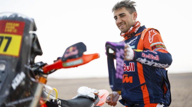 Luciano Benavides gana el Dakar en motos por dos segundos; Schareina acabó tercero