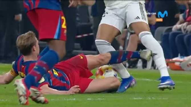 Un partido de sanción a De Jong por producirse de forma violenta en la Supercopa