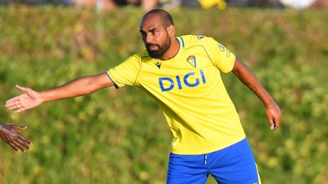El Cádiz acuerda el despido de Fali Giménez por motivos disciplinarios