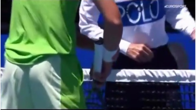 Prohíben a Alcaraz usar la pulsera Whoop que monitorea el esfuerzo físico en Australia