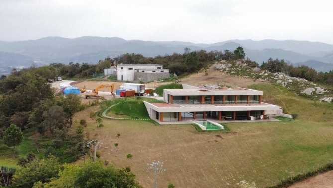 La Fiscalía acuerda archivar la denuncia de los ecologistas por el chalet de Xabi Alonso