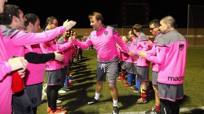 Imagen de archivo  //  levanteud