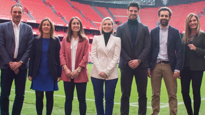 F: Leadershipwomanfootball