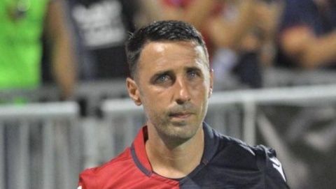 F: @fanpage F: @fanpage