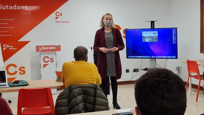 F: @EvaPomar / Cuenta oficial de twitter de la portavoz de Ciudadanos