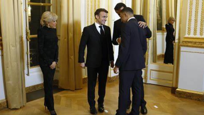 F: https://2001online.com