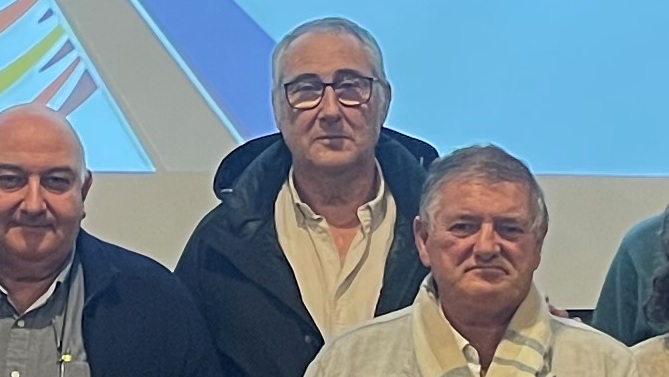 &Aacute;lvarez Castillejo, en el centro  /  F. rfae.es