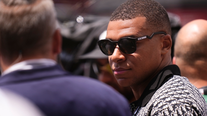 Mbappé envía un agente judicial al PSG para reclamar el pago de 5,9 millones de euros