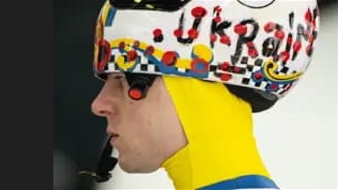 El COI prohíbe a un piloto ucraniano de skeleton un casco homenaje a los fallecidos por la guerra