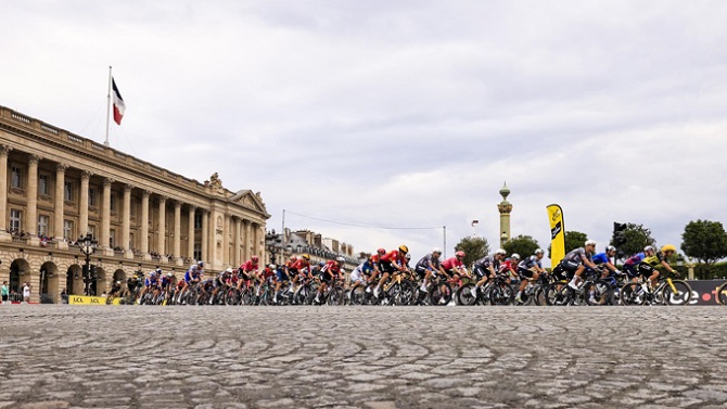 La UCI lanza una consulta sobre el futuro del modelo organizativo del ciclismo profesional