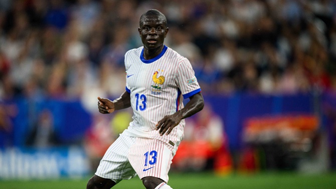 Parado el intercambio Kante-En Nesyri entre Al-Ittihad y Fenerbahce por los papeles