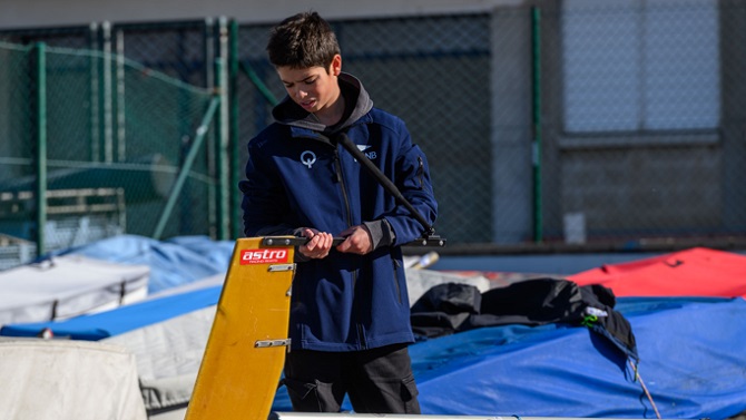 La alerta roja por viento deja en Palamós a una flota de 360 barcos de 22 países en tierra