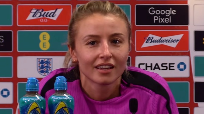 Leah Williamson, capitana de Inglaterra, no descarta una huelga por el calendario