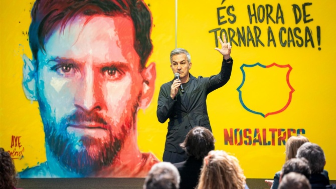 Font quiere a Messi de presidente de honor y que se retire con la camiseta del Barça