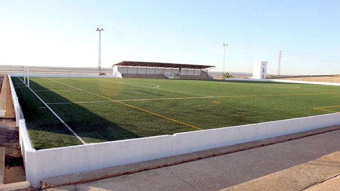 Un aficionado agrede a un árbitro por la espalda en un partido de infantiles en Huelva