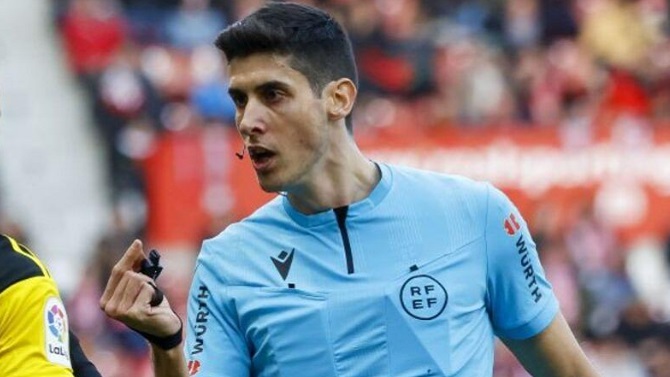 Mateo Busquets, árbitro del Oviedo-Athletic y Sergiu Muresan del Albacete-Sporting