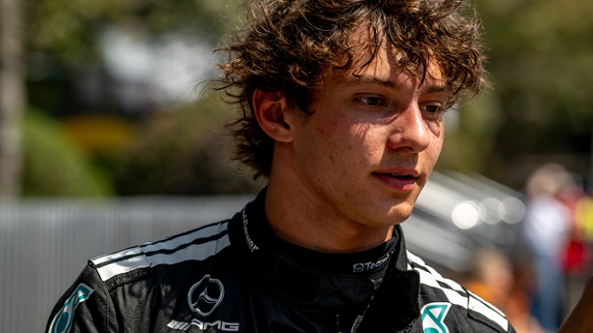 Antonelli, ileso tras sufrir un accidente de coche en San Marino