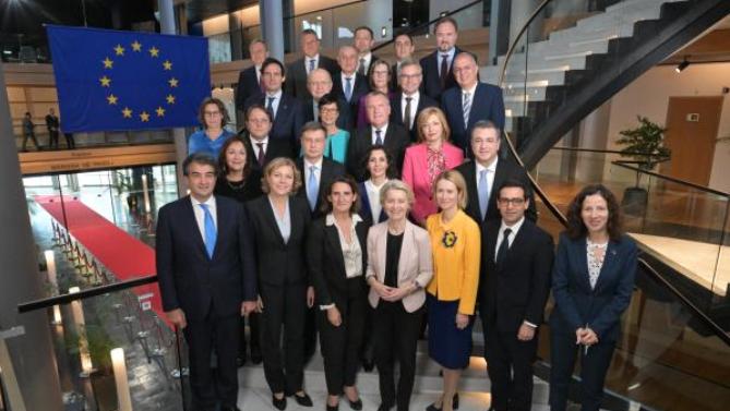 F. commission.europa.eu