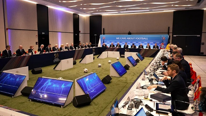 Louzán asiste al Comité Ejecutivo y Congreso de UEFA previo al sorteo de la Nations League