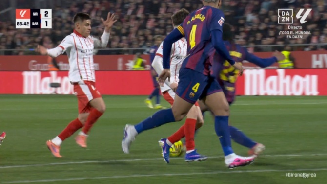 El Barcelona pierde ante el Girona en Montilivi y cede el liderato al Real Madrid