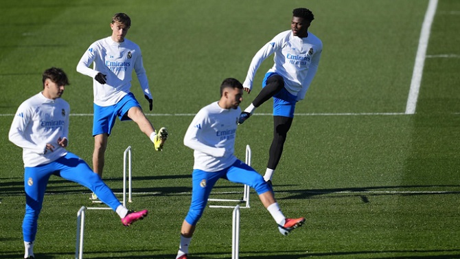 Tchouaméni y Huijsen, apercibidos en el Real Madrid en su visita al SL Benfica