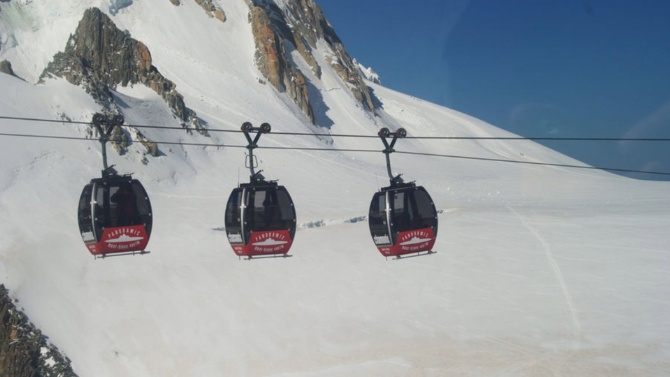 Muere durante un salto un bicampeón del mundo de vuelo libre por no abrirse su paracaídas