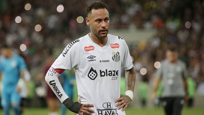 Neymar abre la puerta a una posible retirada a final de esta temporada