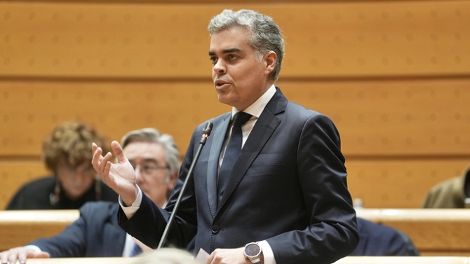 Azpitarte exige a la Ministra que se comprometa con el deporte y con todas las administraciones