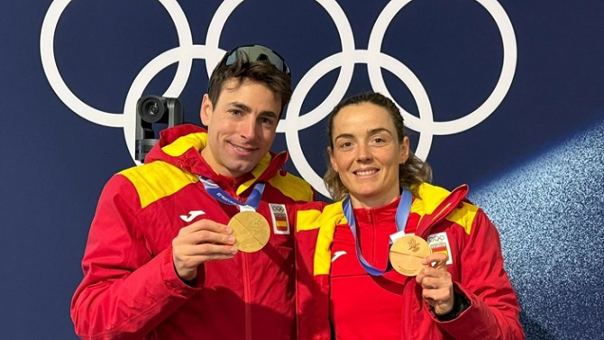 Los españoles Ana Alonso y Oriol Cardona se inmortalizan con otro bronce en el relevo mixto