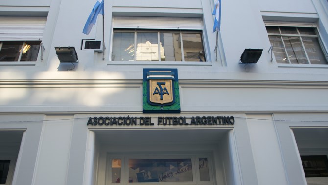 La AFA hará 'huelga' una jornada en desacuerdo con la causa judicial impulsada por Milei