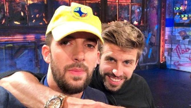 Gerard Piqu&eacute; recre&oacute; el 'se queda' en la entrevista en La Resistencia con David Broncano (Twitter @LaResistencia)