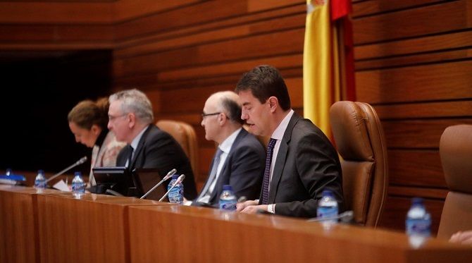 F: Cortes de Castilla y Le&oacute;n