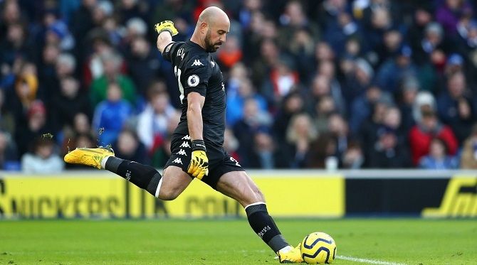 F: Pepe Reina (Twitter)