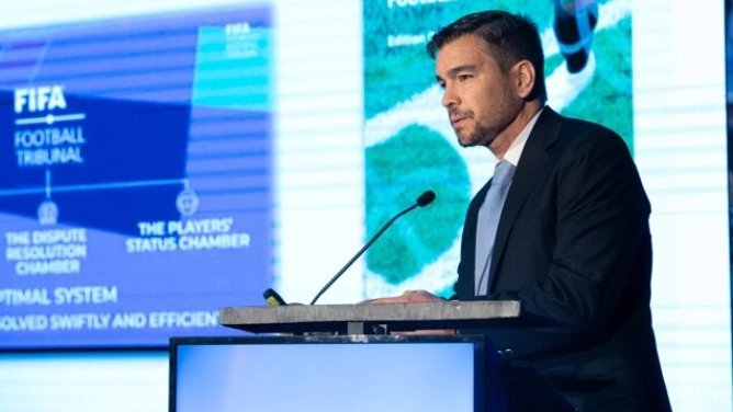 Emilio Garc&iacute;a Silvero / F. FIFA