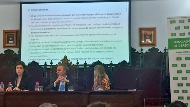 F: Twitter -  @IMazuecos &middot;