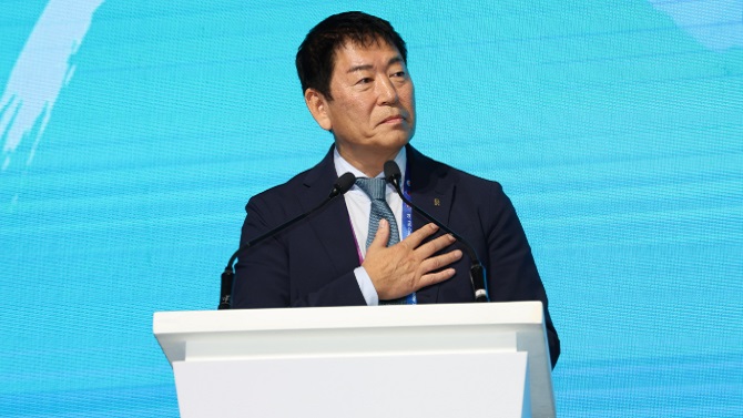 F: @gymnastics F: @gymnastics